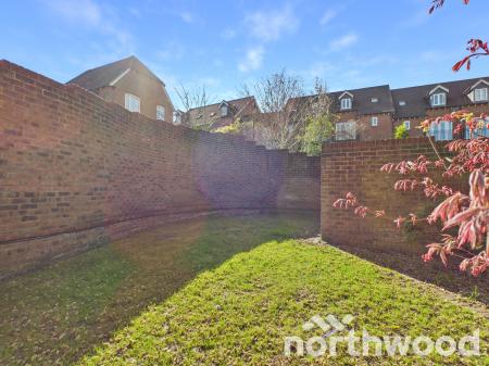 3 bedroom Semi-detached house to let in Running Foxes Lane, Singleton, Ashford, TN23