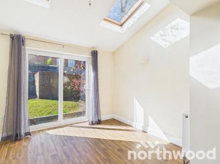 3 bedroom Semi-detached house to let in Running Foxes Lane, Singleton, Ashford, TN23