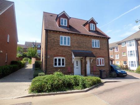 3 bedroom Semi-detached house to let in Running Foxes Lane, Singleton, Ashford, TN23