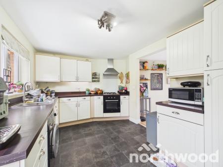 3 bedroom Terraced House for sale in Tunbridge Way, Ashford, TN23