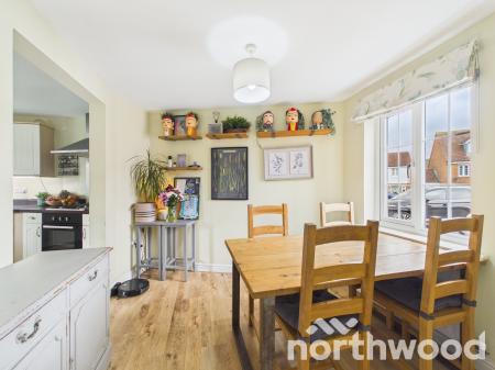 3 bedroom Terraced House for sale in Tunbridge Way, Ashford, TN23