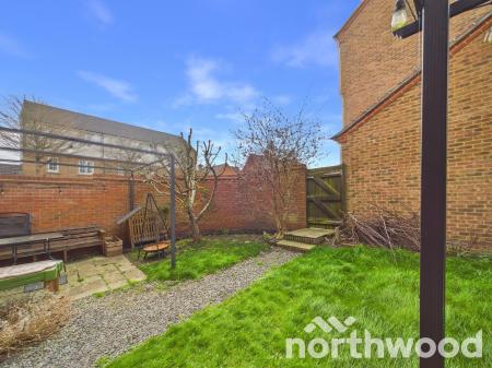 3 bedroom Terraced House for sale in Tunbridge Way, Ashford, TN23