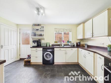 3 bedroom Terraced House for sale in Tunbridge Way, Ashford, TN23
