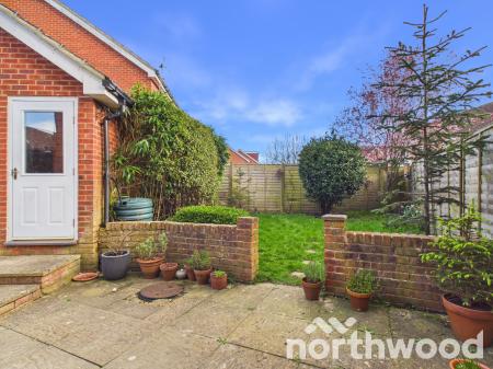 3 bedroom Semi-detached house to let in Bishopswood, Ashford, Ashford, TN23
