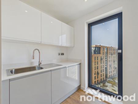 3 bedroom Penthouse for sale in Victoria Road, Town Centre, Ashford, TN23