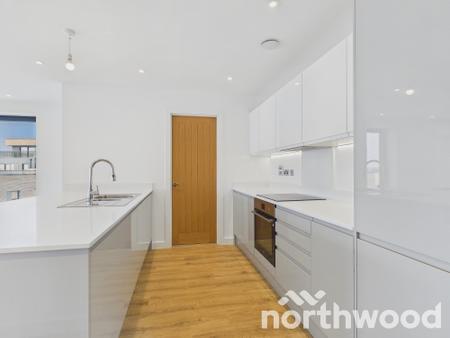 3 bedroom Penthouse for sale in Victoria Road, Town Centre, Ashford, TN23