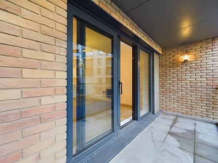 3 bedroom Apartment for sale in Victoria Road, Town Centre, Ashford, TN23