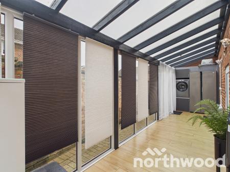 4 bedroom Detached house for sale in Viburnum Close, Ashford, Ashford, TN23