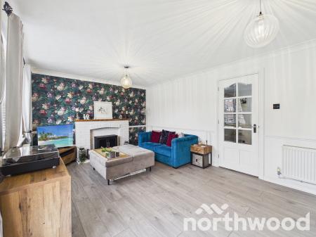 4 bedroom Detached house for sale in Viburnum Close, Ashford, Ashford, TN23