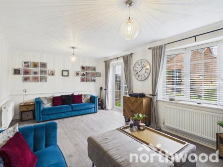 4 bedroom Detached house for sale in Viburnum Close, Ashford, Ashford, TN23