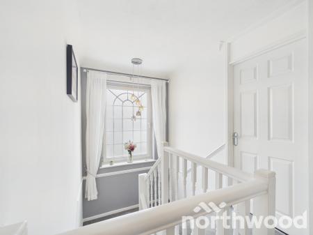 4 bedroom Detached house for sale in Viburnum Close, Ashford, Ashford, TN23