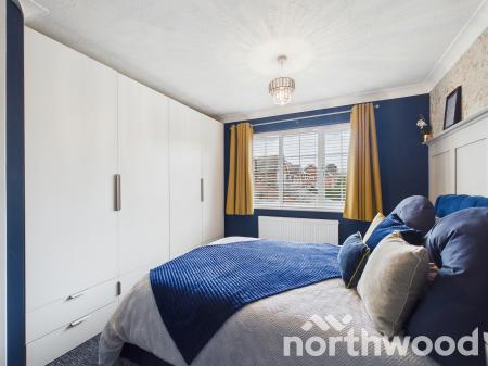 4 bedroom Detached house for sale in Viburnum Close, Ashford, Ashford, TN23