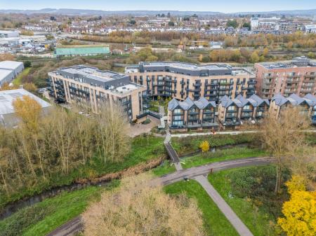 2 bedroom Flat to let in Cantia Place, Ashford, TN23