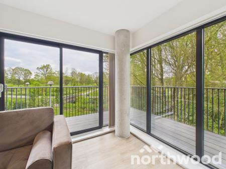 2 bedroom Flat to let in Cantia Place, Ashford, TN23