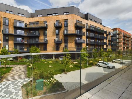 2 bedroom Flat to let in Cantia Place, Ashford, TN23