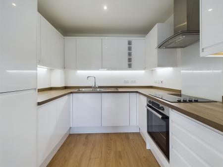 2 bedroom Flat to let in Cantia Place, Ashford, TN23