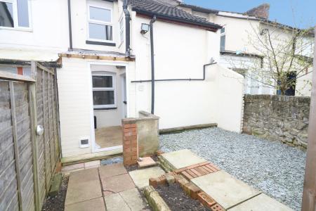 2 bedroom Terraced House to let in Godinton Road, Town Centre, Ashford, TN23