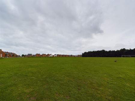 4 bedroom Detached house to let in Risborough Lines, Folkestone, CT20