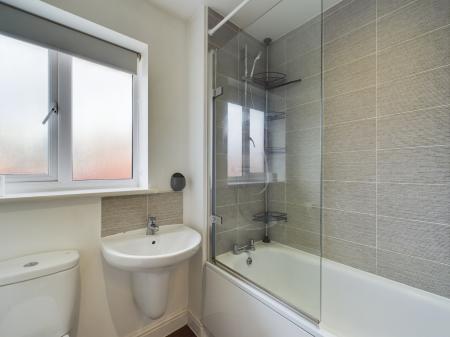 4 bedroom Detached house to let in Risborough Lines, Folkestone, CT20