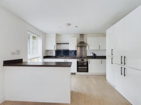 4 bedroom Detached house to let in Risborough Lines, Folkestone, CT20