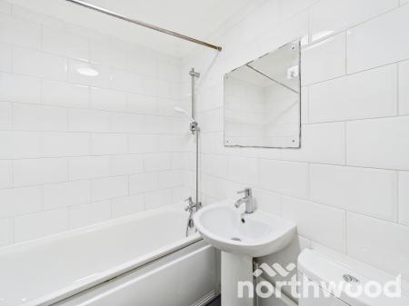 2 bedroom Detached house for sale in Bradbridge Green, Singleton, Ashford, TN23