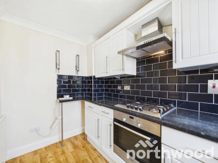 2 bedroom Detached house for sale in Bradbridge Green, Singleton, Ashford, TN23