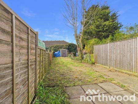 2 bedroom Terraced House for sale in Hythe Road, Ashford, TN24