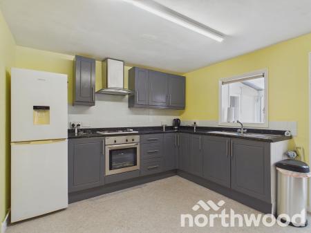 2 bedroom Terraced House for sale in Hythe Road, Ashford, TN24