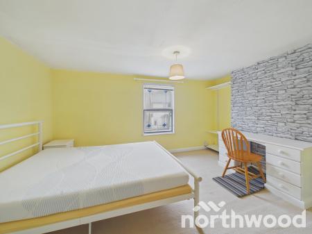 2 bedroom Terraced House for sale in Hythe Road, Ashford, TN24