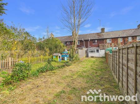 2 bedroom Terraced House for sale in Hythe Road, Ashford, TN24