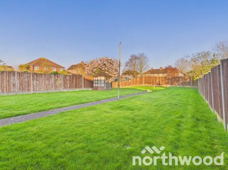 2 bedroom Detached house for sale in Kingsnorth Road, Kingsnorth, Ashford, TN23