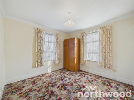 2 bedroom Detached house for sale in Kingsnorth Road, Kingsnorth, Ashford, TN23