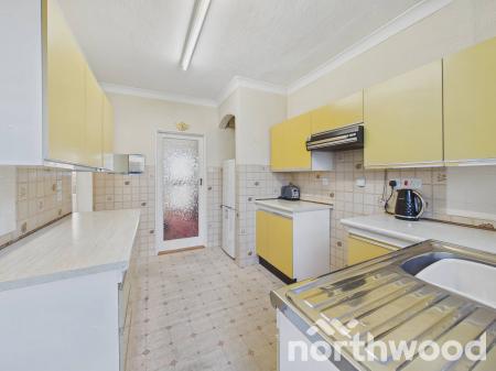 2 bedroom Detached house for sale in Kingsnorth Road, Kingsnorth, Ashford, TN23