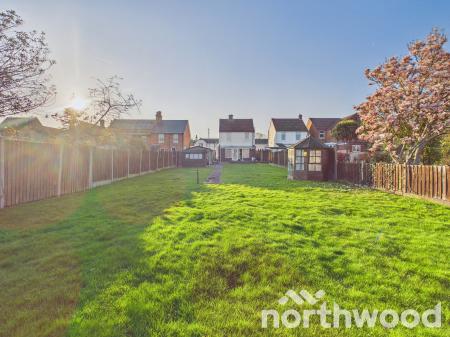 2 bedroom Detached house for sale in Kingsnorth Road, Kingsnorth, Ashford, TN23