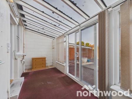 2 bedroom Detached house for sale in Kingsnorth Road, Kingsnorth, Ashford, TN23