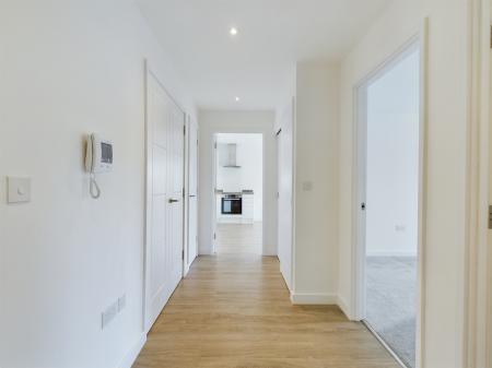 2 bedroom Flat to let in Hampton Place, Ashford, TN23