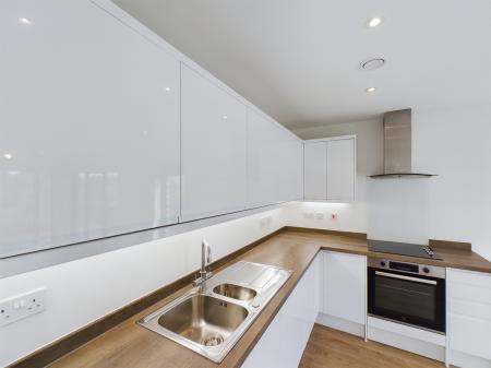 2 bedroom Flat to let in Hampton Place, Ashford, TN23