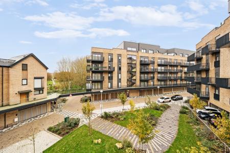 2 bedroom Flat to let in Hampton Place, Ashford, TN23