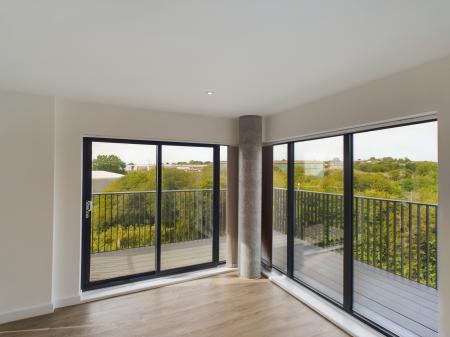 2 bedroom Flat to let in Hampton Place, Ashford, TN23