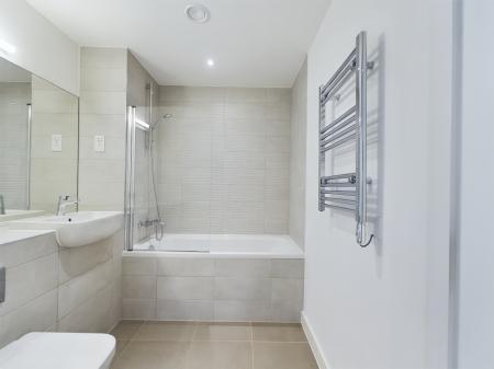 2 bedroom Flat to let in Hampton Place, Ashford, TN23