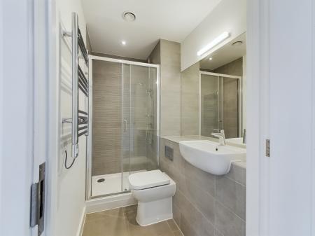 2 bedroom Flat to let in Hampton Place, Ashford, TN23