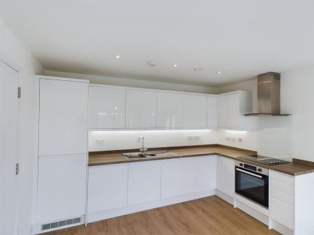 2 bedroom Flat to let in Hampton Place, Ashford, TN23