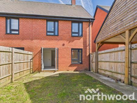 3 bedroom Semi-detached house to let in Heritage Road, Ashford, Ashford, TN25