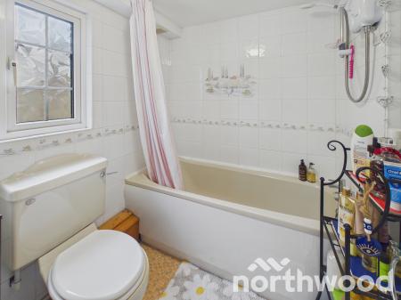 2 bedroom End of terrace house for sale in Cudworth Road, South Willesborough, Ashford, TN24