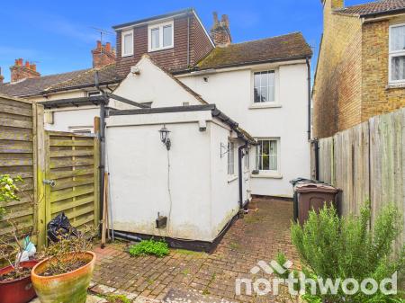 2 bedroom End of terrace house for sale in Cudworth Road, South Willesborough, Ashford, TN24