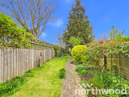 2 bedroom End of terrace house for sale in Cudworth Road, South Willesborough, Ashford, TN24