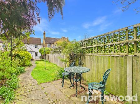 2 bedroom End of terrace house for sale in Cudworth Road, South Willesborough, Ashford, TN24