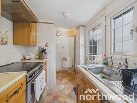 2 bedroom End of terrace house for sale in Cudworth Road, South Willesborough, Ashford, TN24