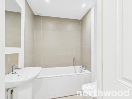 2 bedroom Flat to let in 10 Queen Anne Road, Maidstone, ME14