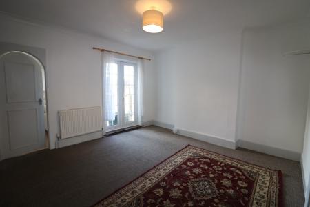 3 bedroom Semi-detached house to let in Godinton Road, Town Centre, Ashford, TN23